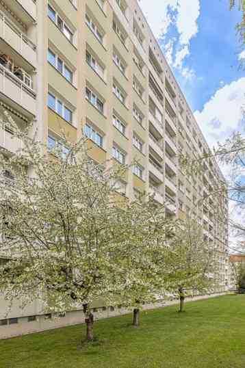 Erstbezug nach Sanierung: großzügige 3-Zimmer-Wohnung mit Balkon
