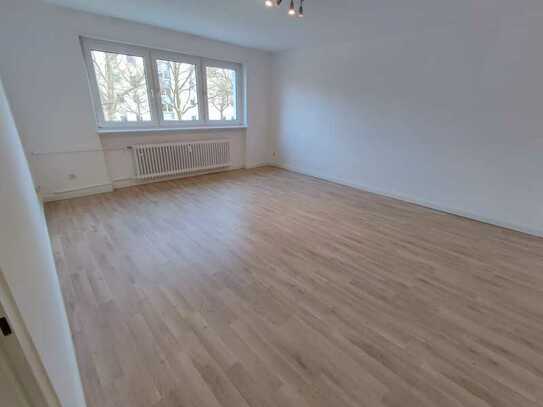 Kaiserslautern - Nähe Wiesenplatz, 3 ZKB, Aufzug, Einbauküche, Balkon