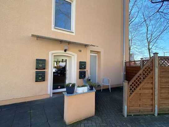 Attraktive Erdgeschosswohnung mit vier Zimmern und Terrasse