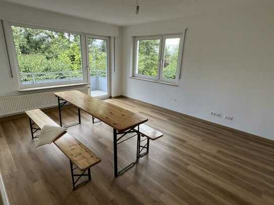 Stilvolle und frisch renovierte 3,5-Zimmer-Wohnung mit Balkon in Filderstadt