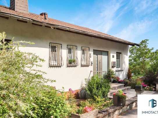 Saniertes Einfamilienhaus mit viel Platz und Traumhaftem Weitblick über Frei-Laubersheim