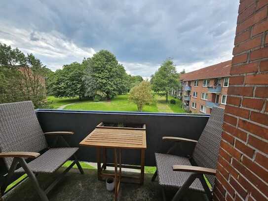 2 Zimmer-Wohnung mit Balkon in Holtenau