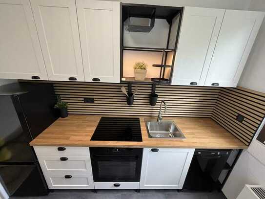 Schöne frisch sanierte 2-Zimmer-Wohnung mit neuer Einbauküche in Hilden