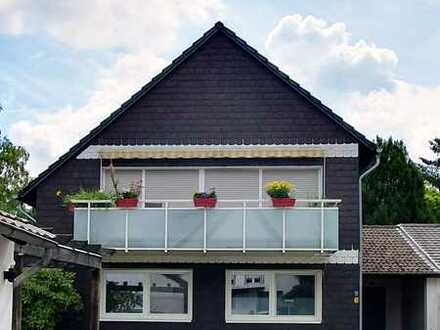 Voll renovierte 3-Raum-Wohnung mit großem Balkon im grünen, ruhigen Heisingen