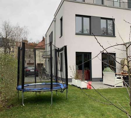 Lichtdurchflutete DHH in ruhiger grüner Lage Niederschönhausen, Berlin