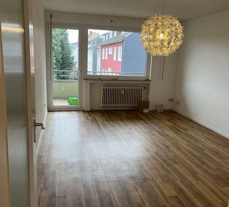 Schöne 2 Zimmerwohnung mit Balkon und Einbauküche in Meerbusch-Büderich