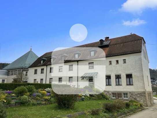 Ideal zur Projektentwicklung - Klostergebäude mit Blick ins Donautal