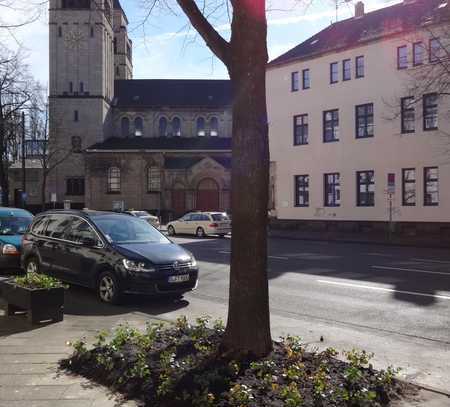 Renovierte, charmante, gut geschnittene Zweizimmerwhg. - mitten im beliebten Düsseldorf-Pempelfort