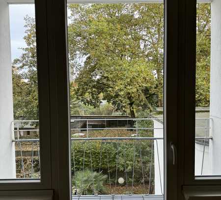 Sanierte 2-Zimmer-Wohnung mit Blick auf den Zoo