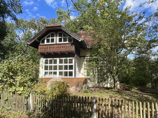 Charmantes historisches Ammerseehaus von 1903 mit weitläufigem Westgarten und Weitblick