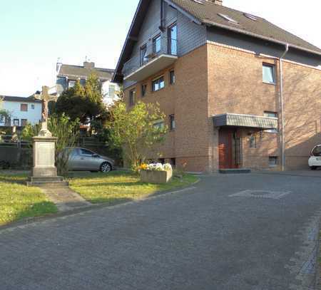 schöne DG-Whg 75,5 m² mit Balkon, Stolb.-Mausbach