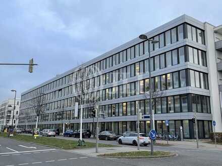 *JLL* - Modernes Bürogebäude am Rheinufer