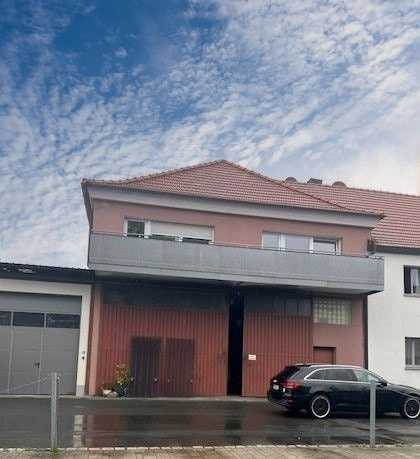                                                               Sofort beziehbare, attraktive 4 Zimmer-Wohnung mit gro&szlig;em Balkon in zentraler S&hellip;                                                       in Ebern (Haßberge)