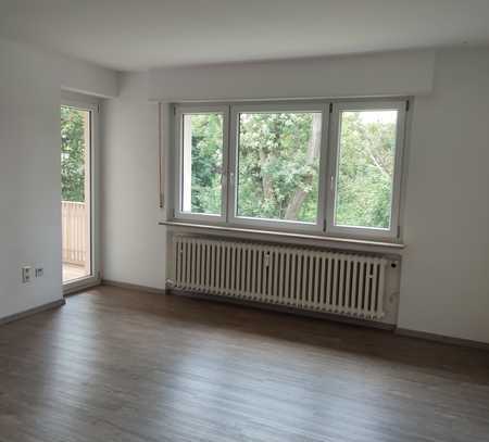Schöne ruhig gelegene 3-Raum-Wohnung mit EBK und Balkon in Heidelberg