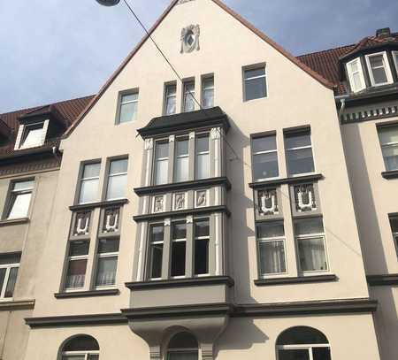 Altbau - Schöne 3 Zimmer Whg. mit Balkon zum Hinterhof