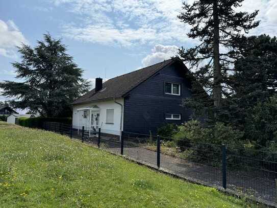 Geräumiges Einfamilienhaus mit großem Gartengrundstück
