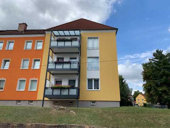 Große 2-R-Wohnung mit Balkon zu vermieten