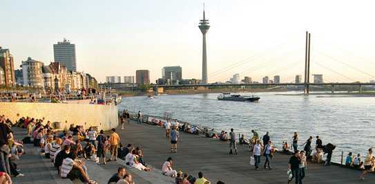 Mietwohnung mit großem Balkon in Düsseldorf-Pempelfort!