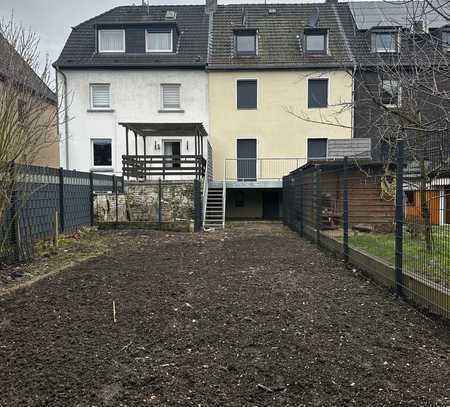 Einfamilienreihenmittelhaus mit großzügiger Terrasse und Garten