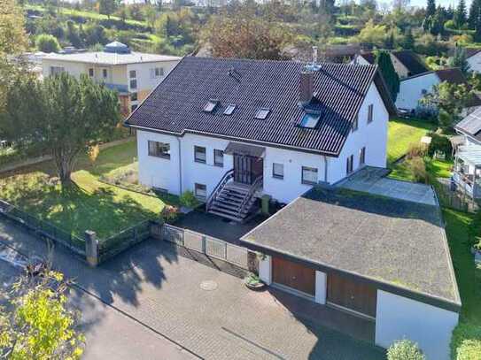 Wohnhaus mit 3 Etagen auf einem beeindruckend großen Grundstück