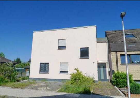 Einfamilienhaus mit KFZ Stellplatz