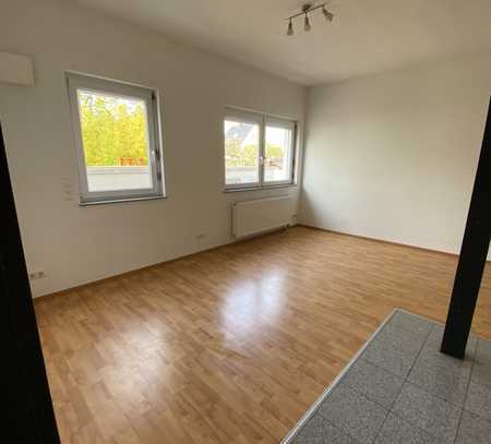 Sanierte 1,5 Zimmer Hochparterre-Wohnung in Weingarten