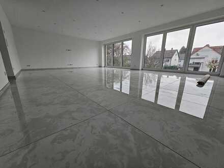 In Mannheim: Gepflegte Wohnung mit vier Zimmern und Balkon