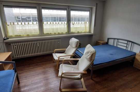 Gepflegte Wohnung mit einem Zimmer und Loggia in Ludwigshafen