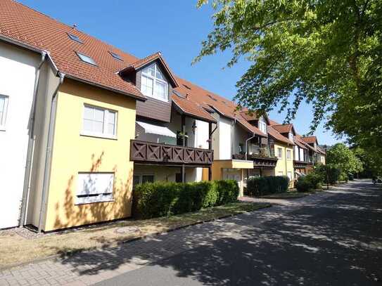 große 2-Raumwohnung im Dachgeschoss mit Balkon und Tiefgaragenstellplatz Nähe Eisenach