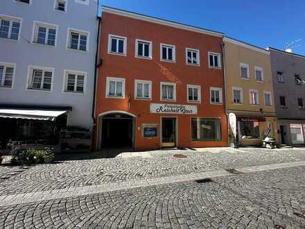 ... AIGNER - großzügiges Wohnen in Stadtplatznähe: 5-Zimmer-Wohnung mit Balkon im 2.OG ...