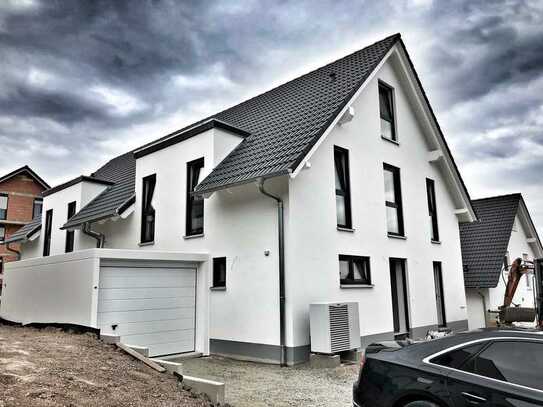 Modernes, helles Einfamilienhaus mit Vollausstattung, Garage und Südterrasse