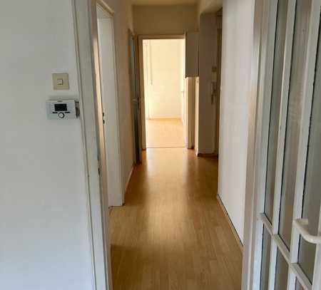 Schöne und gepflegte 2-Raum-Wohnung mit Balkon und EBK in Heilbronn Uhlandstraße 11