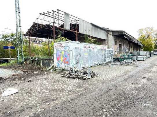 Sanierungsbedürftiges Bahnhofs-Hallengebäude zu vermieten