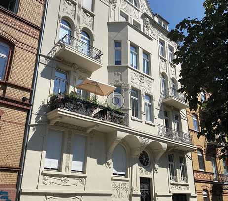 Lichtdurchflutete, wunderschöne Altbauwohnung im Herzen Wiesbadens