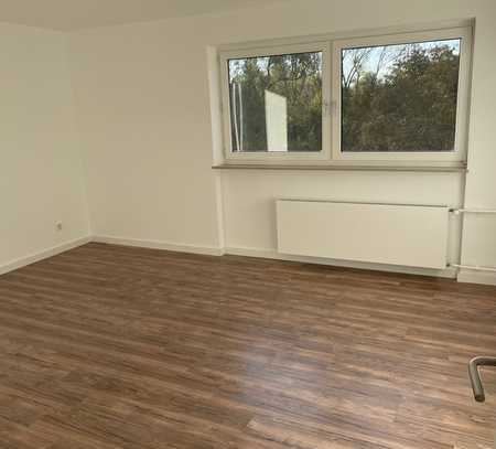 Erstbezug nach Sanierung mit Balkon, freundliche 3-Zimmer Wohnung in Hanau