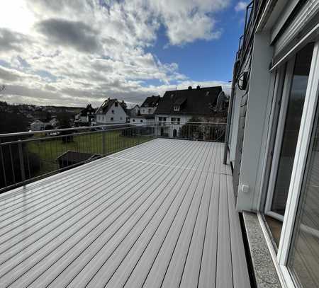 Schöne, helle Wohnung mit großem Balkon