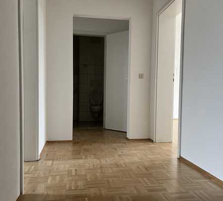 2-Raumwohnung im 1. OG mit Balkon