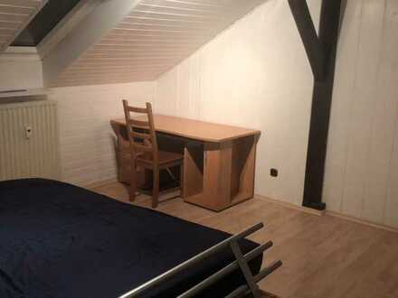 Teil-möbiliertes ruhiges 2,5-Zimmer Wohnung (ca. 63 qm) in 85570 Ottenhofen bei München zu vermieten