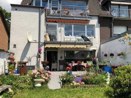 NEU RENOVIERT: Schöne Parterre-Wohnung in Hürth-Efferen mit Terasse und Garten, KVB-nah