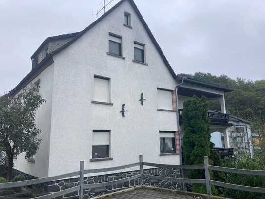 Schöne, helle 2 ZKB-DG-Wohnung