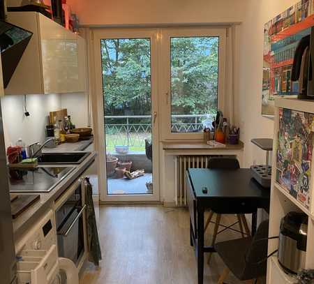 1-Zimmer-Wohnung mit großem Balkon und Einbauküche in Düsseldorf Flehe/ Bilk