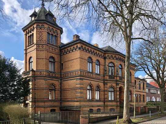 Einzigartiges Anwesen: Denkmalgeschützte Villa mit traumhaftem Weser-Blick in Bremen-Vegesack