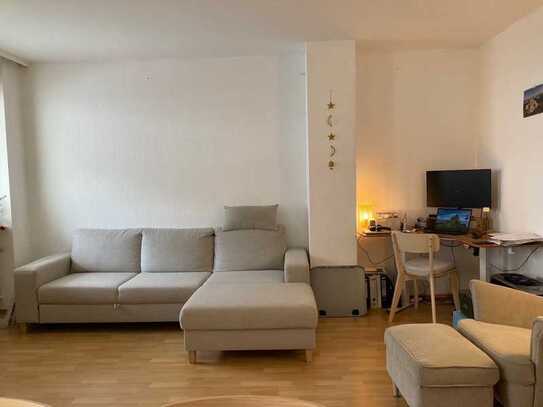 2-Zimmerwohnung in ruhiger zentraler Lage / 2-room apartment in a quiet central location