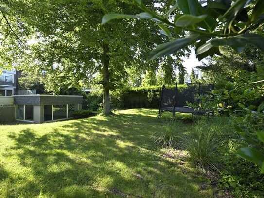 WOHNEN AM RAUTENSTRAUCHKANAL - TIEFGARAGENSTELLPLATZ- TERRASSE - TRAUMGARTEN- SCHWIMMBAD