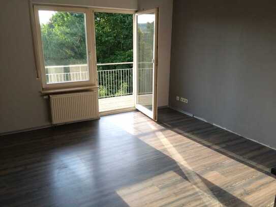 6-PARTEIEN-MEHRFAMILIENHAUS MIT BALKON IN ZENTRALER LAGE VON STUTTGART