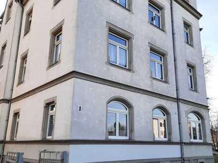 Vollständig renovierte Wohnung mit drei Zimmern und Küche in Dresden