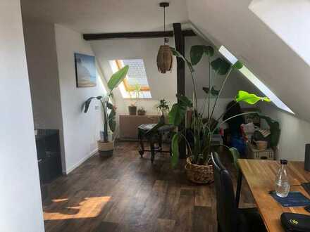 Attraktive Dachgeschosswohnung mit zwei Zimmern in Braunschweig