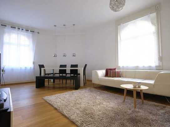 Wunderschöne und stilvoll eingerichtete 3-Zimmer Altbau-Wohnung mit Balkon und Stellplatz in S-Süd