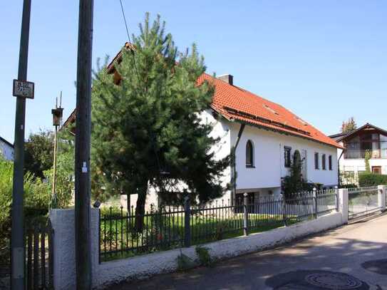 Geräumiges Einfamilienhaus in idyllischer Lage