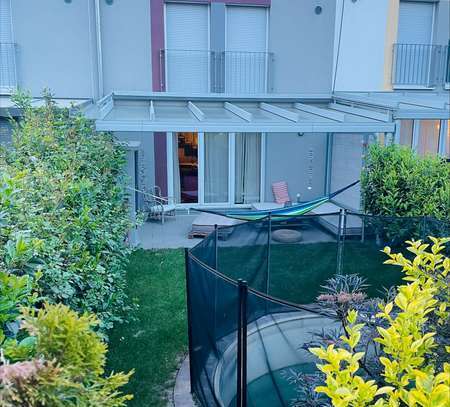 5-Zimmer-Reihenhaus mit EBK, Pool und Dachterrasse